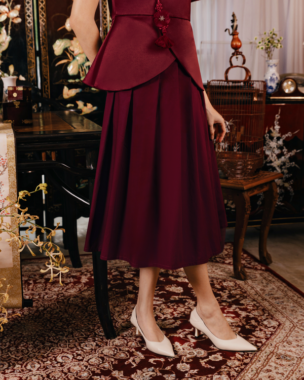 Callie Skirt Women in Maroon